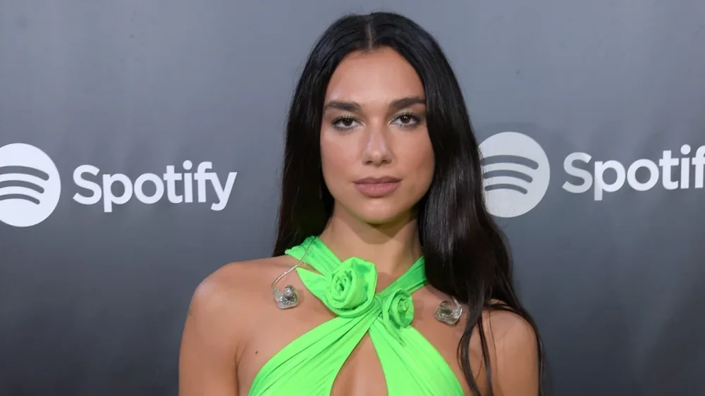 Dua Lipa n&euml; ceremonin&euml; e Kup&euml;s s&euml; Bot&euml;s?