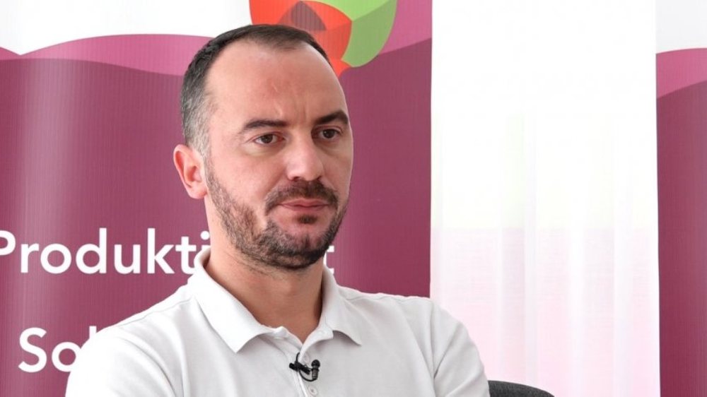 Bashk&euml;shorti i ish-ministres: Rama &euml;sht&euml; bullizues me