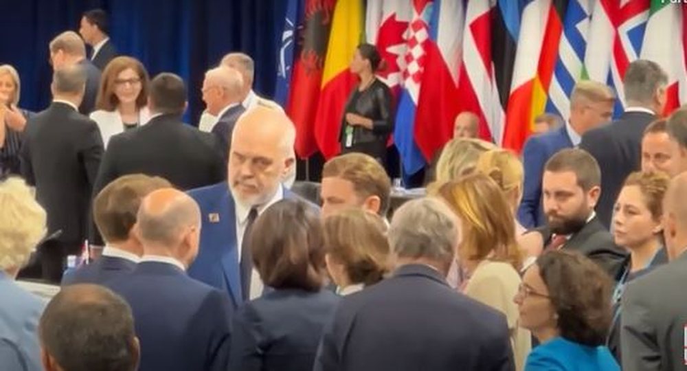 Negociatat n&euml; prag t&euml; nisjes, Bullgaria heq veton