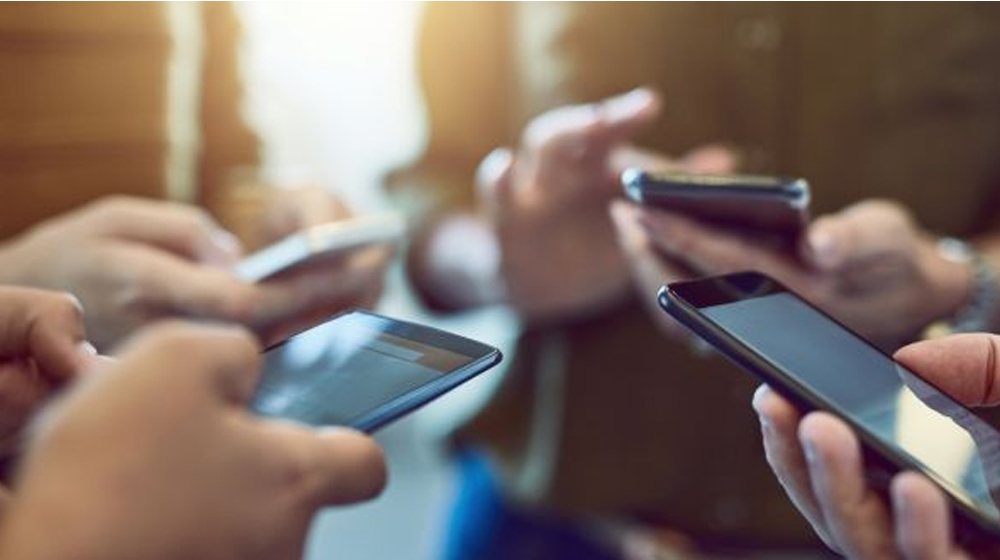 P&euml;rdorimi i internetit nga celular&euml;t arriti rekord t&euml; ri n&euml;