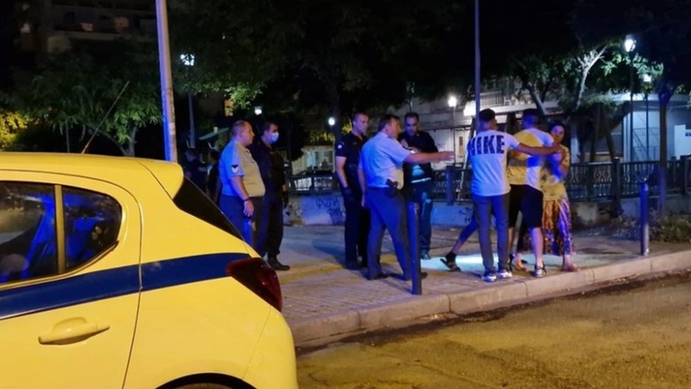 VIDEO+FOTO/ P&euml;rleshje masive mes shqiptar&euml;ve dhe rom&euml;ve n&euml;