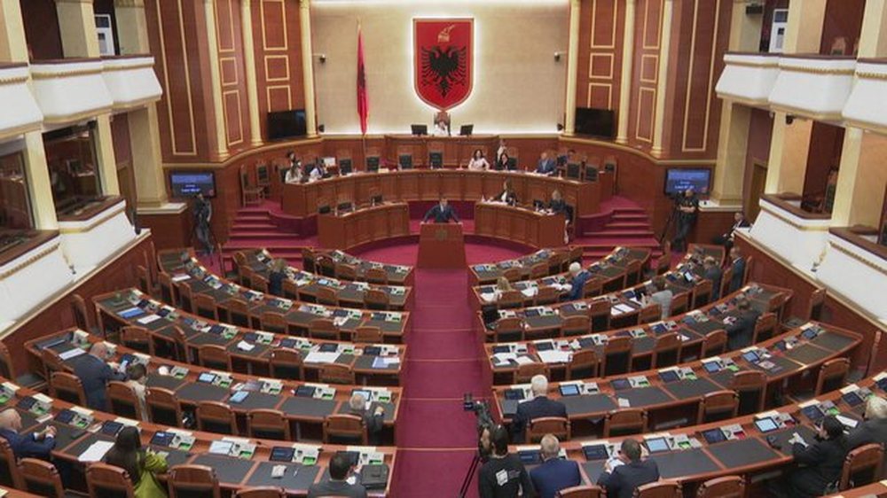 Udh&euml;timet e Ram&euml;s me charter, mobilizohet opozita n&euml; Kuvend