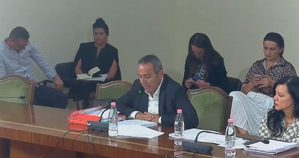 Heqje e mandatit t&euml; Xha&ccedil;k&euml;s/ Avokati: Ministrja nuk ka