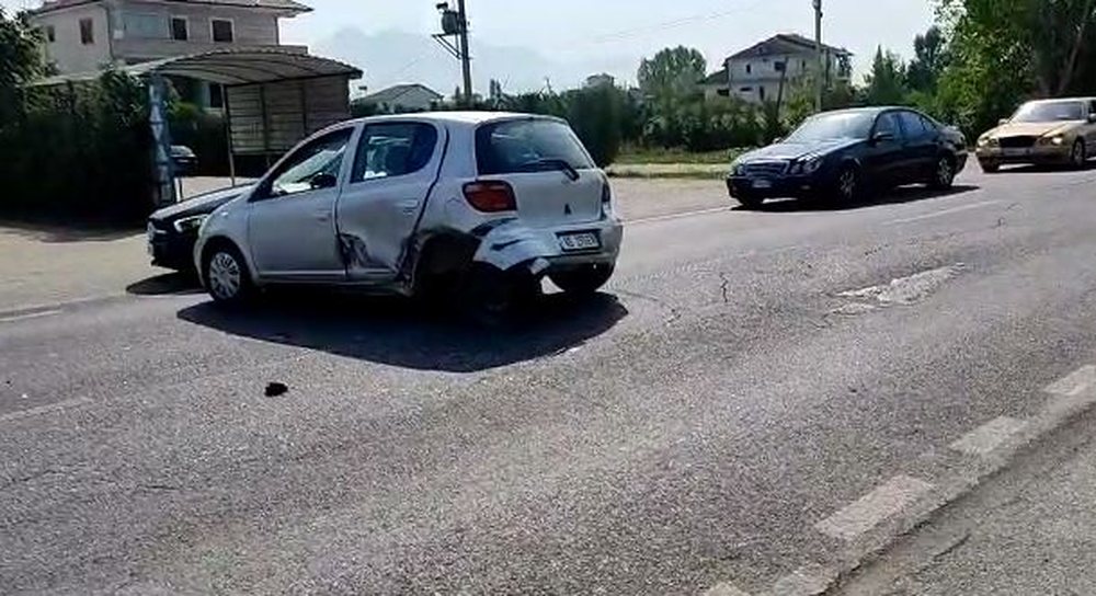 Aksident n&euml; Fush&euml;-Kruj&euml;, plagosen dy persona
