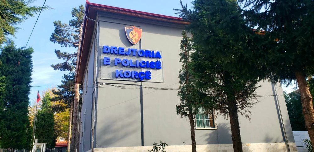 Kor&ccedil;&euml;, pranga xhepistit 20-vje&ccedil;ar