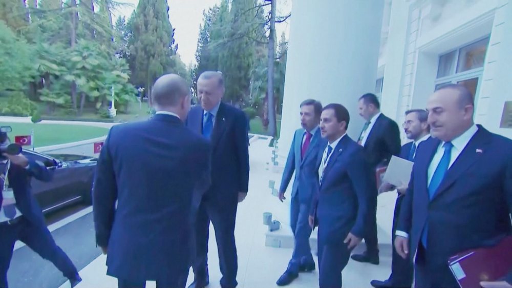 Lufta n&euml; Ukrain&euml;/ Erdogan i k&euml;rkon Putinit t&euml; takohet me
