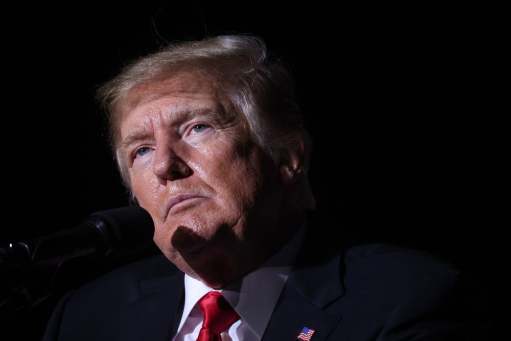 Kontrolli i FBI n&euml; sht&euml;pin&euml; e Trump/ Ish-presidenti: Sulm i