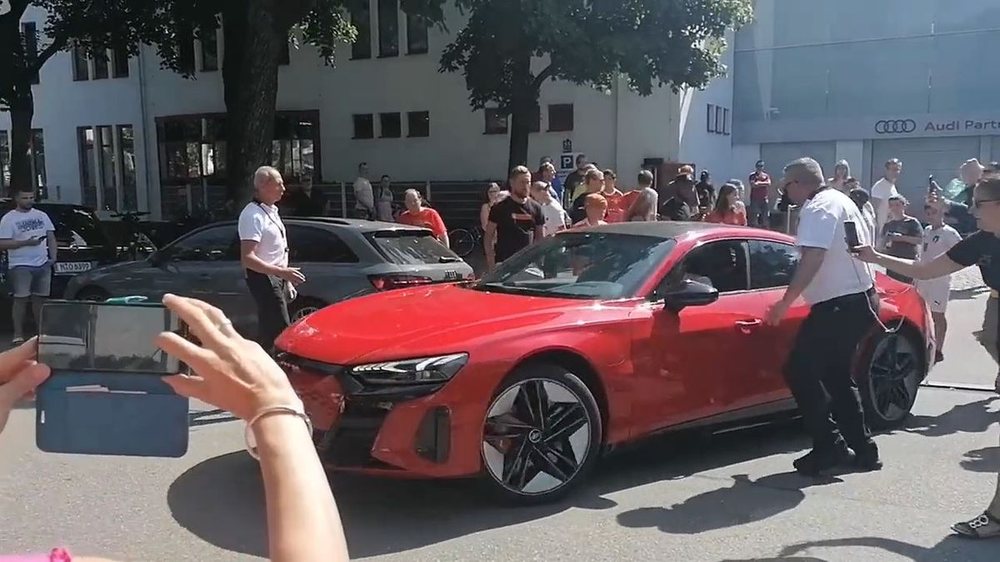 Lewandowski grabitet jasht&euml; qendr&euml;s sportive t&euml; Barcelon&euml;s: