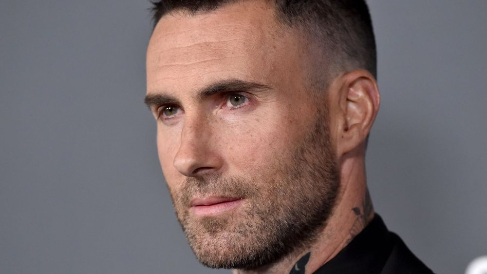 Adam Levine mohon t&euml; ket&euml; tradh&euml;tuar gruan