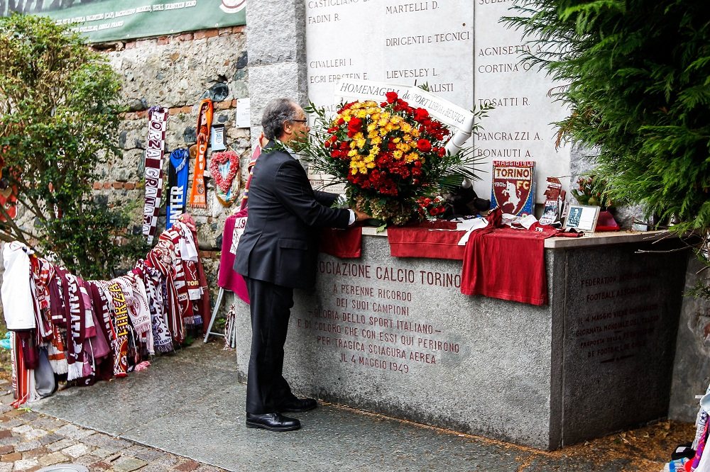 Benfica, homazh n&euml; memorialin e &ldquo;T&euml; pamposhturve&rdquo;
