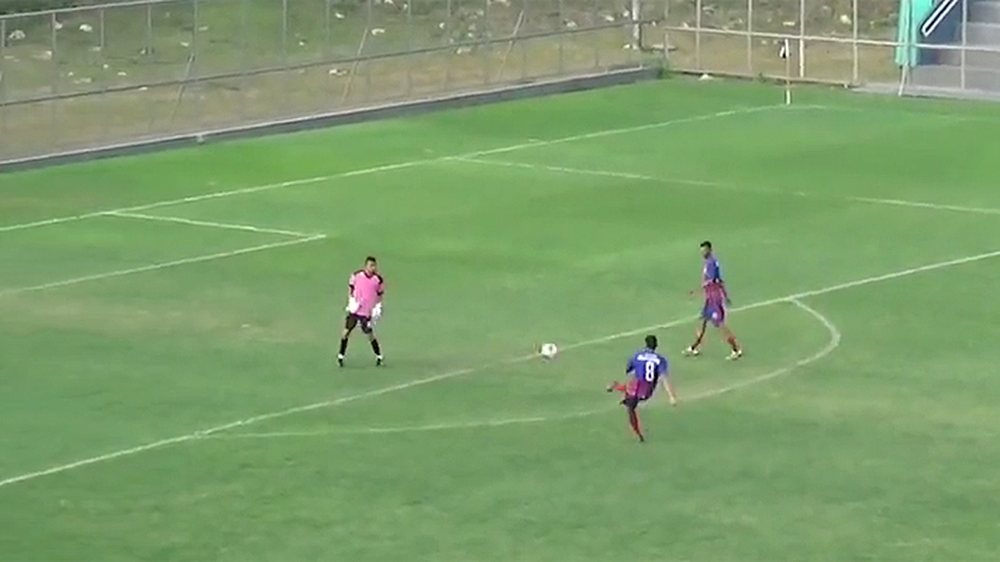 Video/ Autogoli i q&euml;llimsh&euml;m e portieri i p&euml;rfshir&euml;: t&euml;