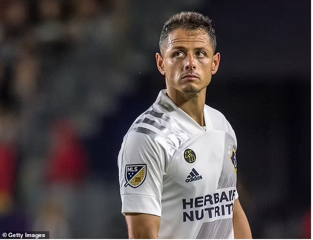 Video/ Pas simulimit, Chicharito l&euml; 'nam' p&euml;rs&euml;ri:
