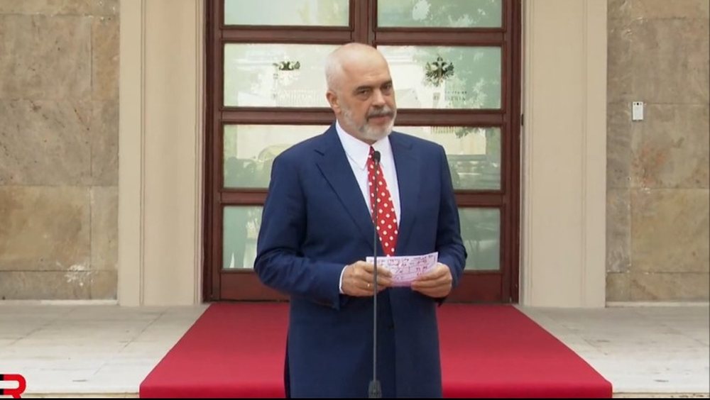 Rama: Rritet paga p&euml;r policin&euml; e shtetit, zjarrfik&euml;sit,