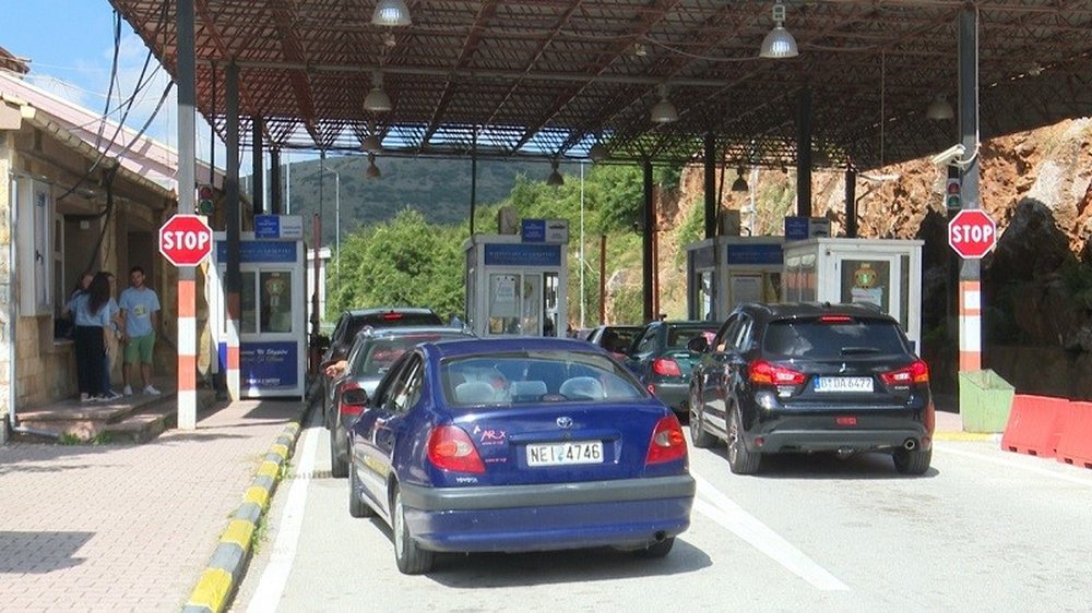 Pije alkolike kontraband&euml; nga Greqia, 53-vje&ccedil;ari kapet me 3