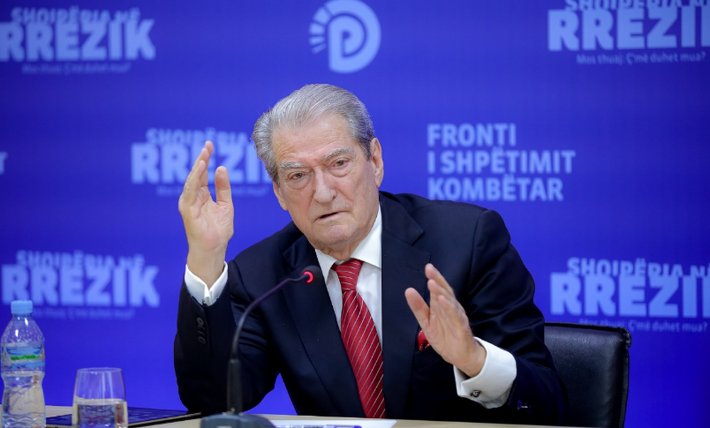 &ldquo;T&euml; gjith&euml; n&euml; protest&euml;&rdquo;, Berisha n&euml; krah