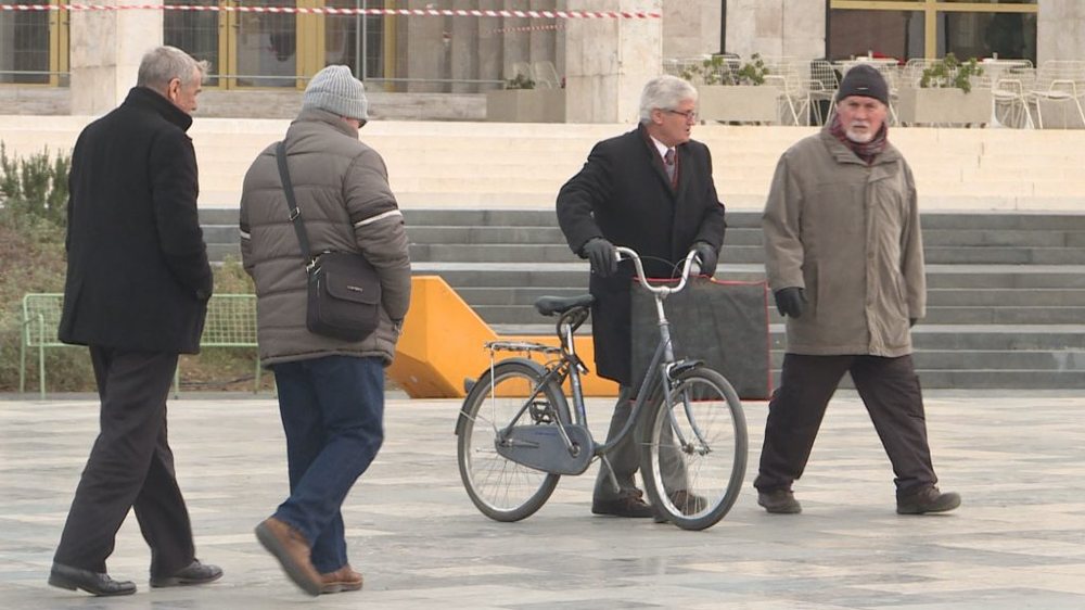 Shqip&euml;ria po plaket, kosto vjetore e pensioneve t&euml; reja 76 mln euro