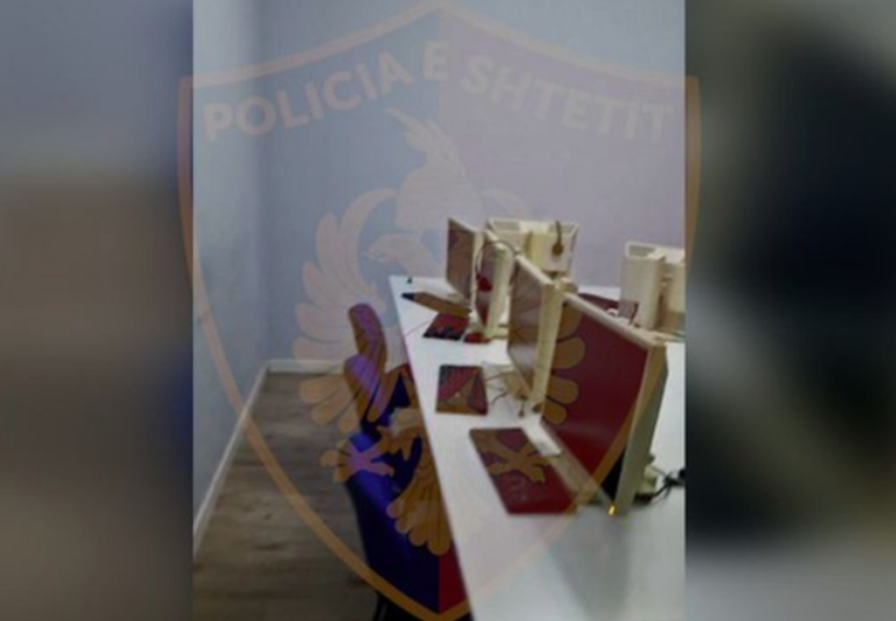 Mashtronin t&euml; huajt me an&euml; t&euml; bursave fiktive, arrestohen 3