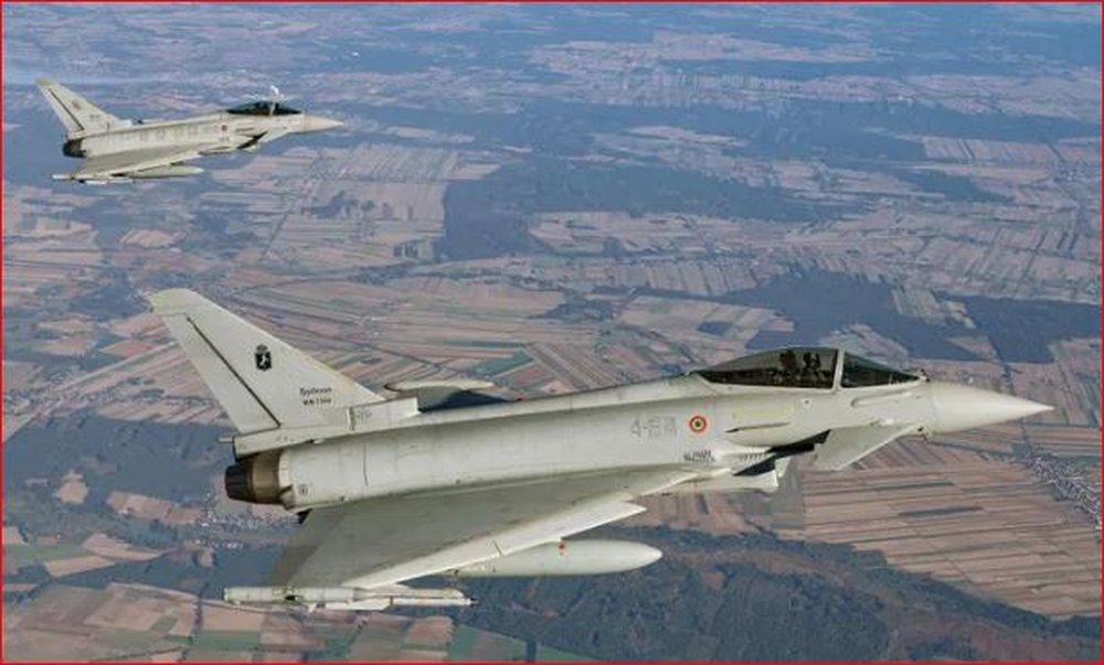 Spanja forcon mbrojtjen, d&euml;rgon 14 avion&euml; luftarak&euml; n&euml;
