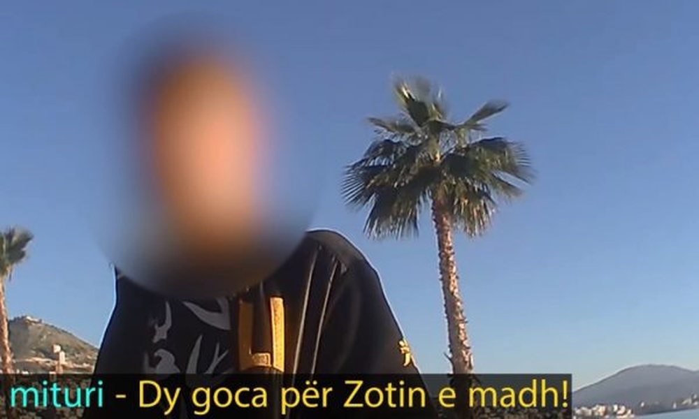 I mituri i Sht&euml;pis&euml; s&euml; F&euml;mij&euml;s: Dy 14-vje&ccedil;are i