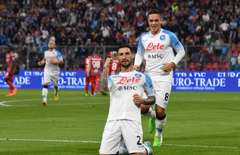 Napoli nuk gabon, poker ndaj Cremonese dhe shkon n&euml; krye