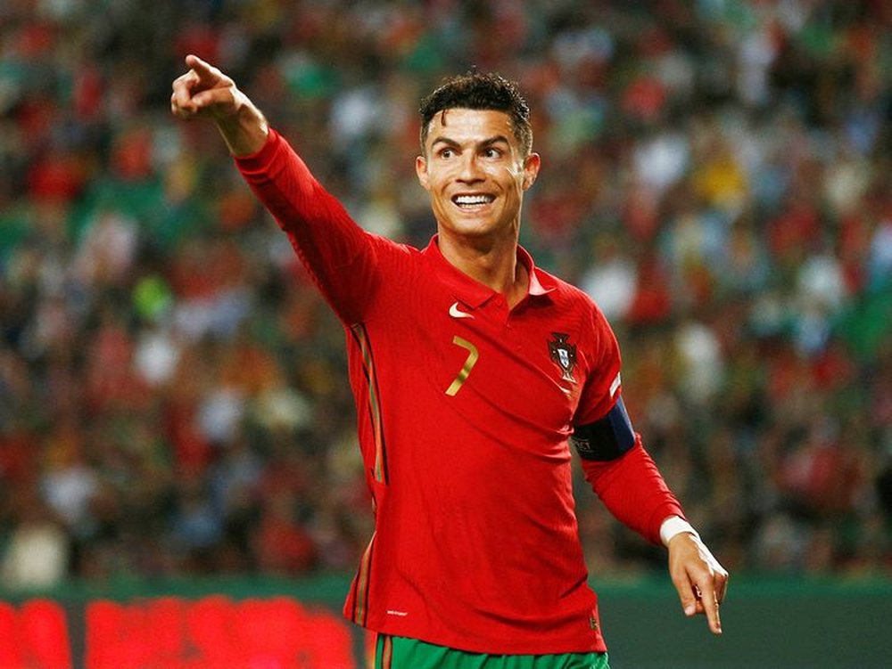 Ronaldo &euml;nd&euml;rron historin&euml; me Portugalin&euml;: Gana k&euml;rkon