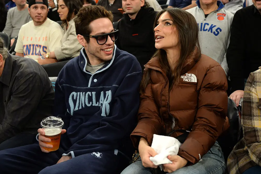 Emily Ratajkowski dhe Pete Davidson zyrtarisht &ccedil;ift