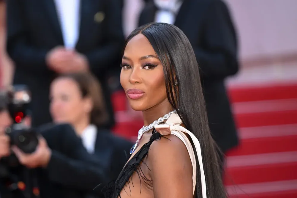 Naomi Campbell kritika t&euml; shumta nga ndjek&euml;sit