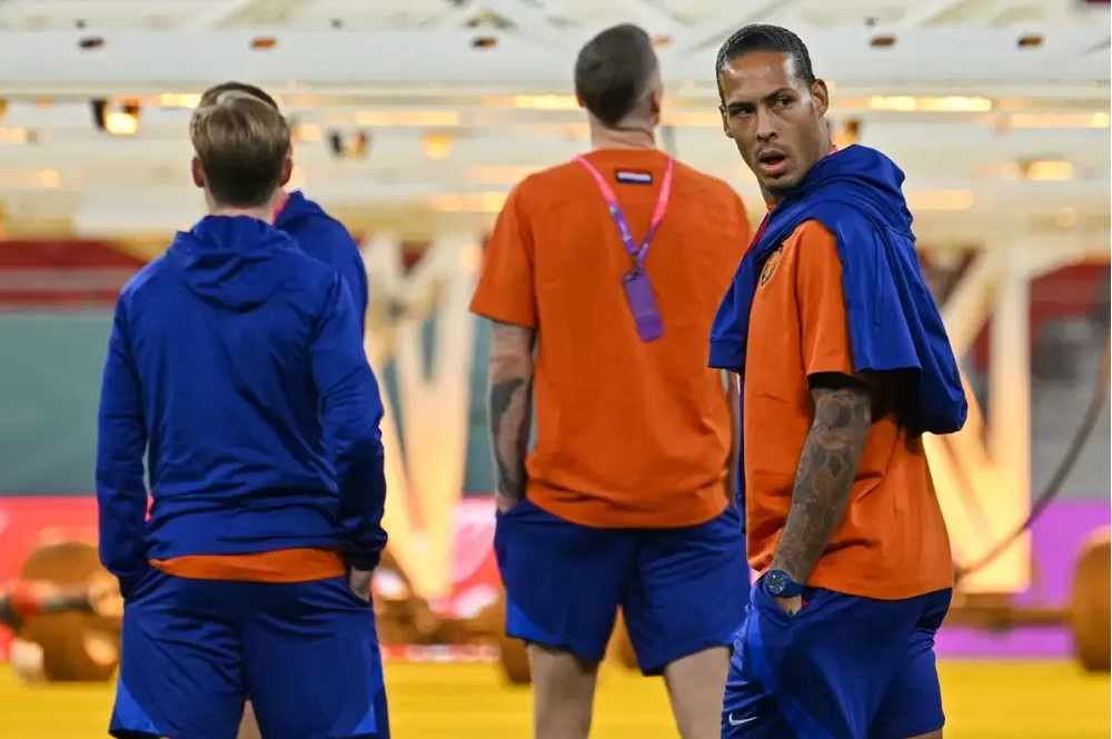 Holanda e Senegali pa yjet e tyre ofensiv&euml;: Van Gaal k&euml;rkon