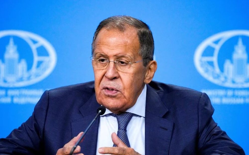 Lavrov: Per&euml;ndimi d&euml;shiron t&euml; militarizoj&euml; Azin&euml;