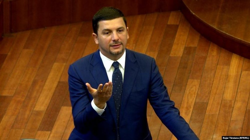 Krasniqi: PDK e gatshme ta udh&euml;heq&euml; vendin n&euml;se Kurti jep