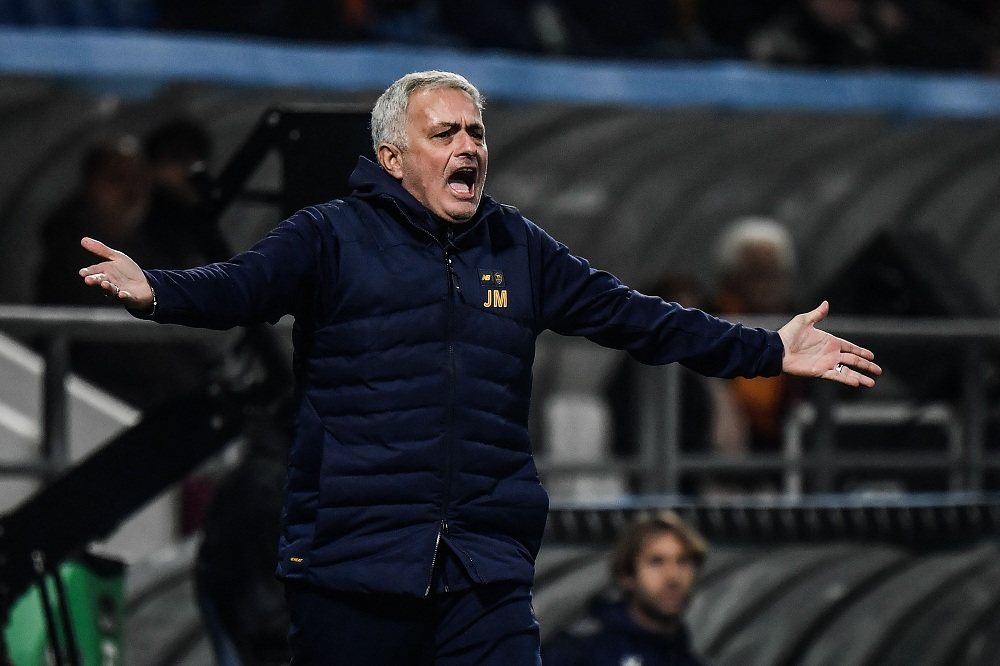 Video/ Roma ngec n&euml; Mapei, Mourinho i t&euml;rbuar: Lecce b&euml;n