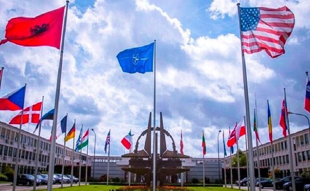 NATO uron Shqip&euml;rin&euml; p&euml;r dit&euml;n e Pavar&euml;sis&euml;