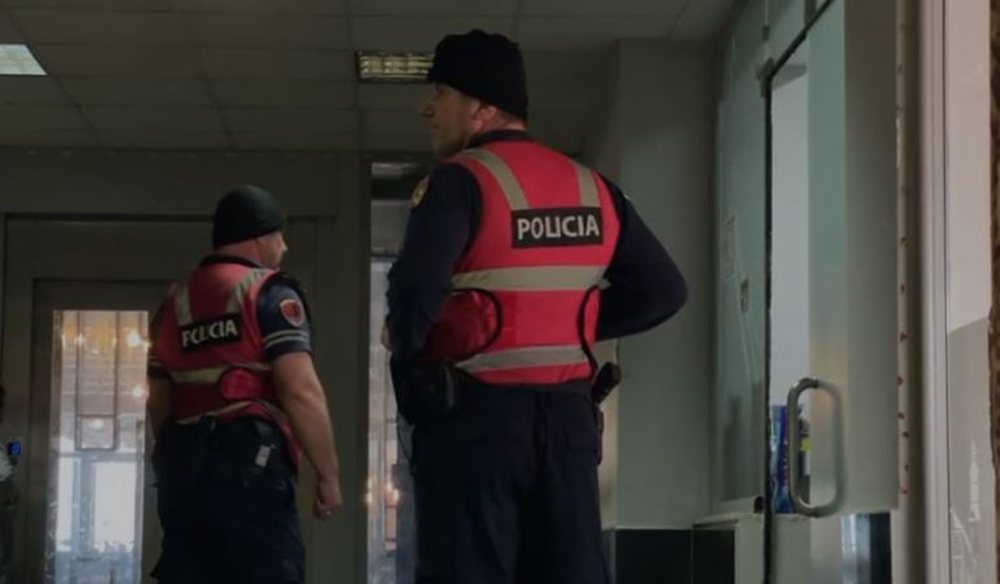 Kor&ccedil;&euml;, i riu plagoset me thik&euml; gjat&euml; nat&euml;s