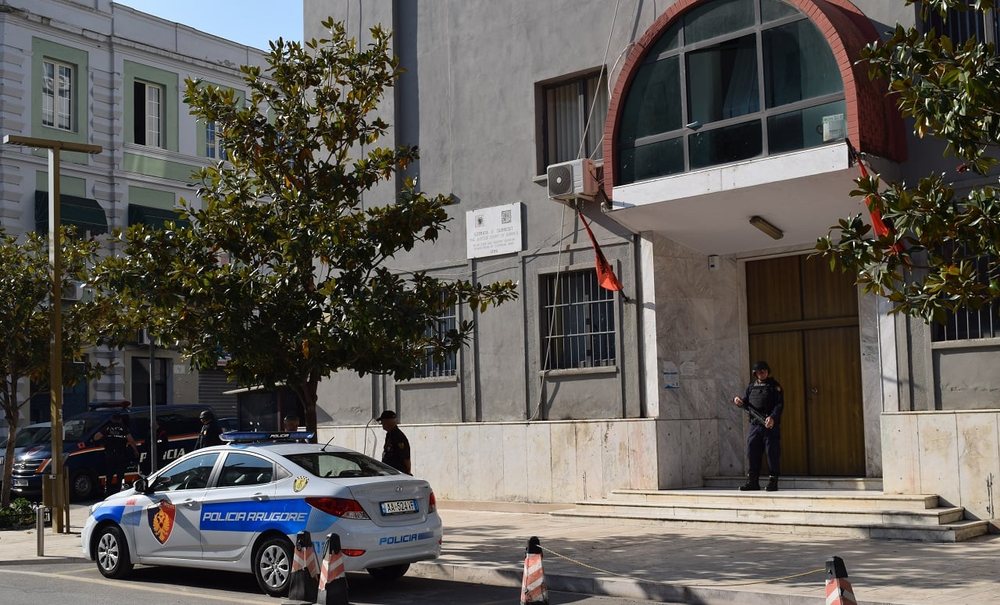39-vje&ccedil;ari humbi jet&euml;n gjat&euml; garave me makina sportive, lihet i