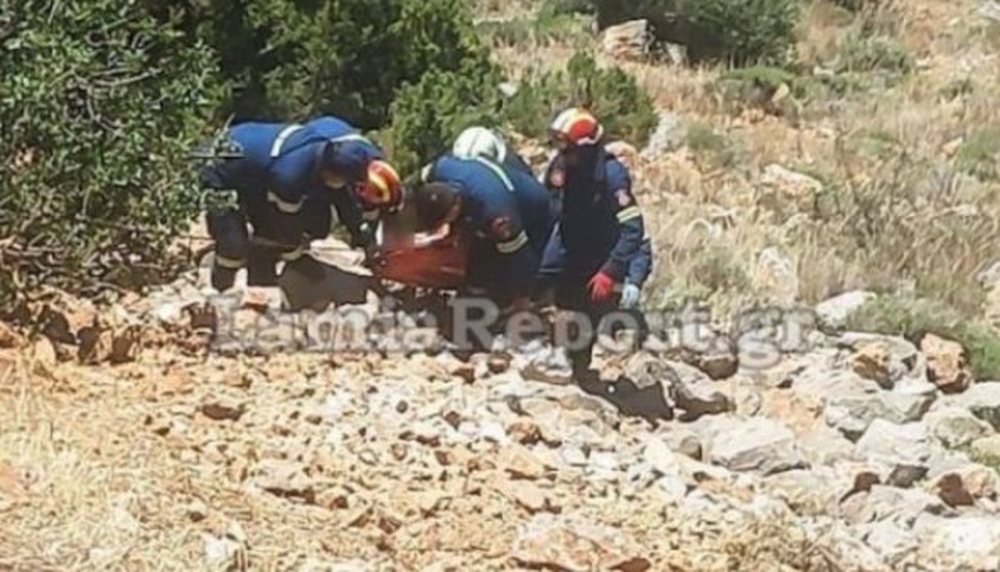 Makina bie nga shk&euml;mbi, humbasin jet&euml;n 2 grek&euml; dhe plagoset