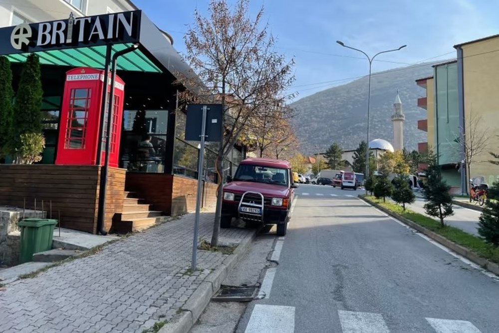 Varf&euml;ria dhe premtimet e rreme joshin shqiptar&euml;t q&euml; t&euml;