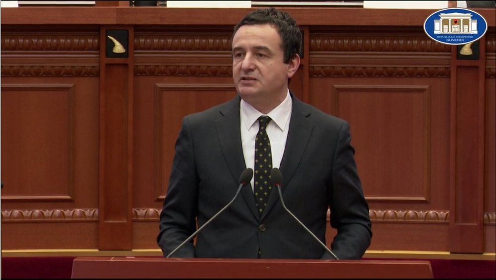 Kurti n&euml; Tiran&euml;: T&euml; p&euml;rfshihemi n&euml; pun&euml;t e
