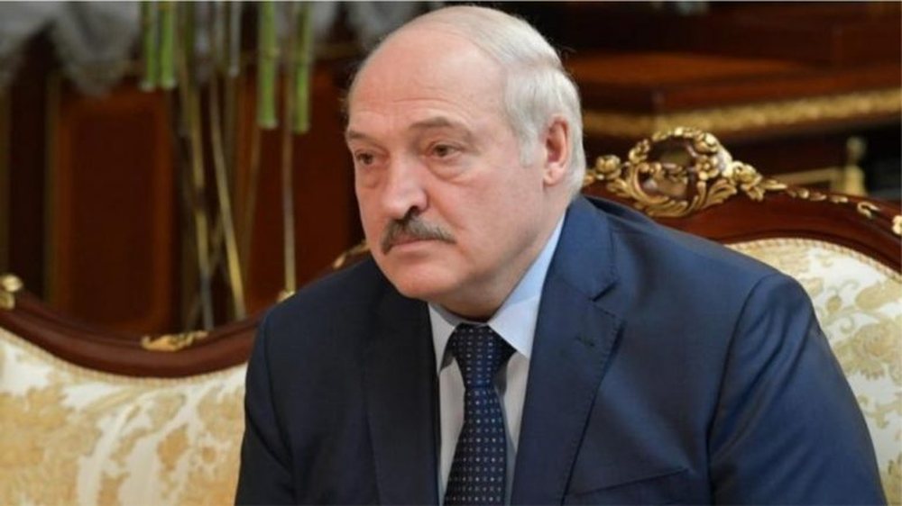 Lukashenko nd&euml;rron kuzhinier&euml;t pas vde&kappa;jes s&euml; papritur