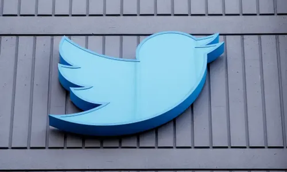 Probleme me Twitter, p&euml;rdoruesit sulmojn&euml; Elon Musk