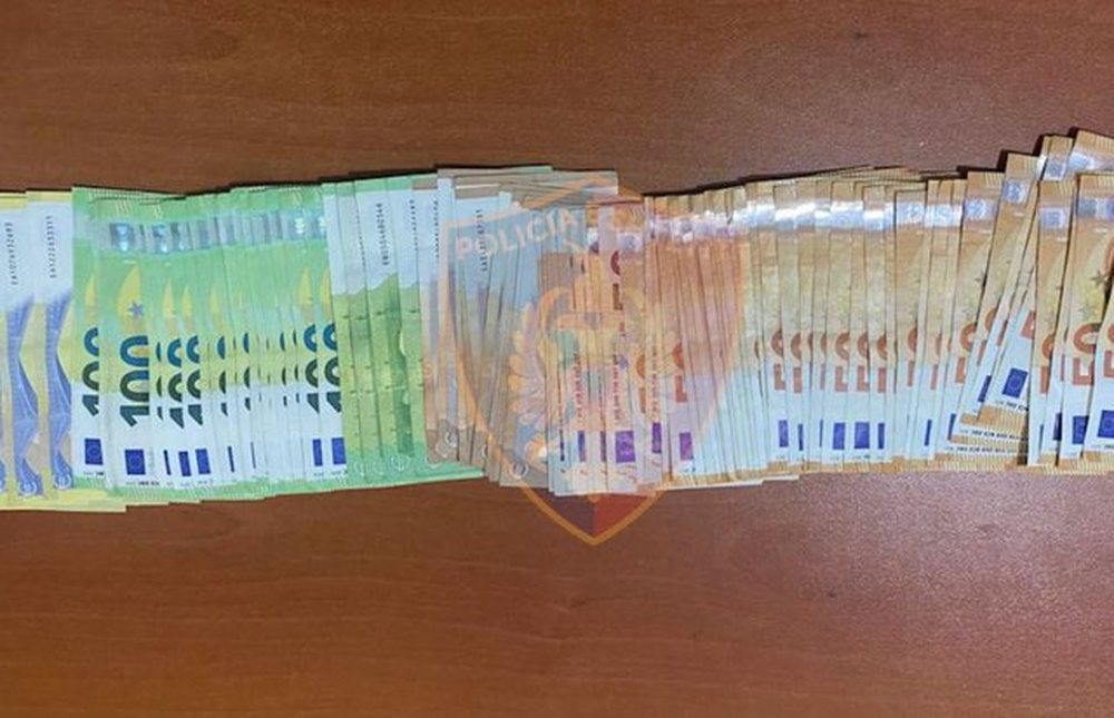 Tentuan t&euml; kalojn&euml; 16 t&euml; mitur drejt Italis&euml; si pjes&euml; e