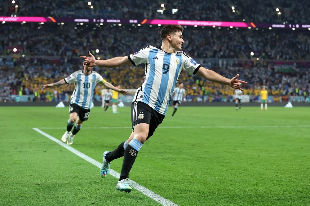 Video/ Messi e Alvarez udh&euml;heqin Argjentin&euml;n n&euml;