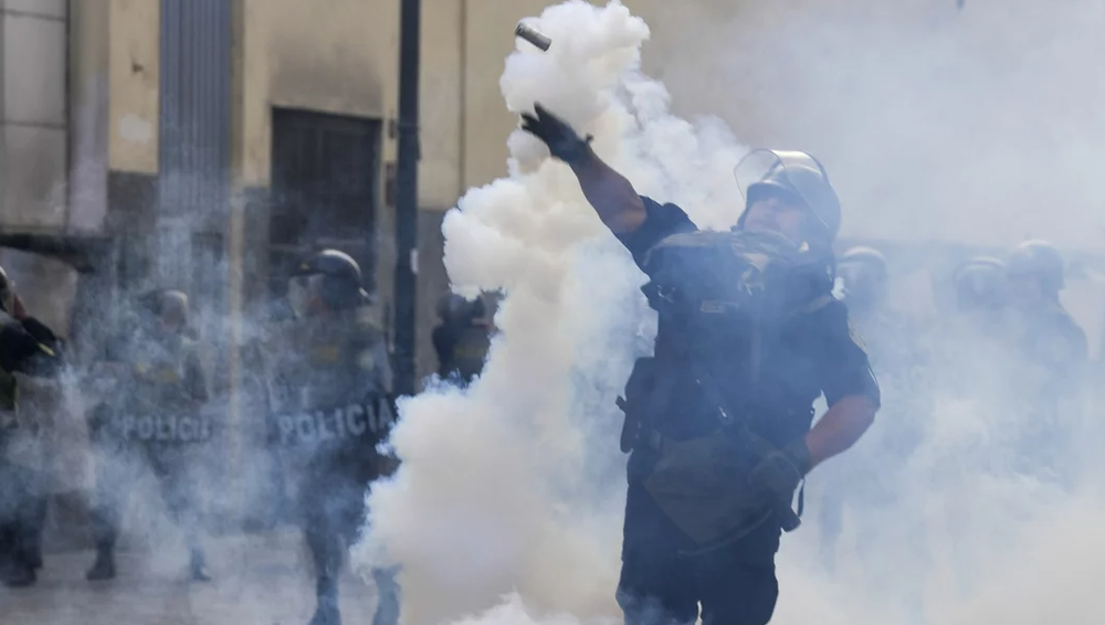 Kriza politike n&euml; Peru, 7 t&euml; vdekur nga protestat e dhunshme