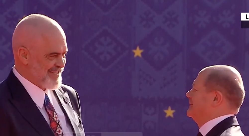 Kancelari Scholz i buz&euml;qeshur me Ram&euml;n, nuk ndalon p&euml;r mediat