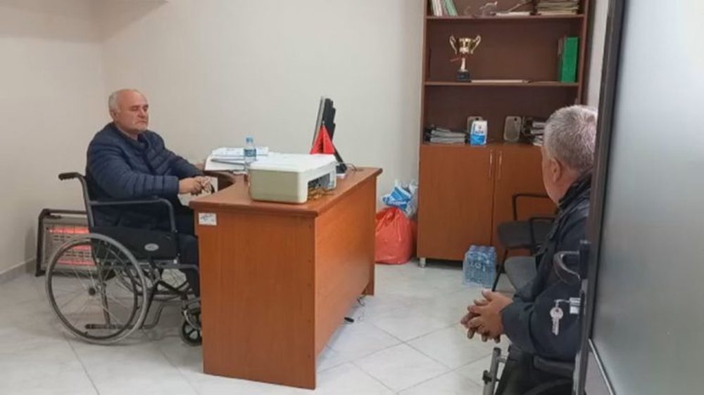 Marr&euml;veshje me ministrin&euml;, mbyllet greva e uris&euml; s&euml;