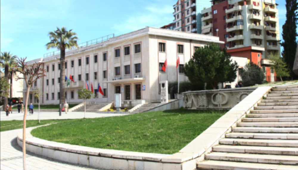 Bashkia e Lushnj&euml;s reagon n&euml; lidhje me vdekjen e 48-vje&ccedil;ares