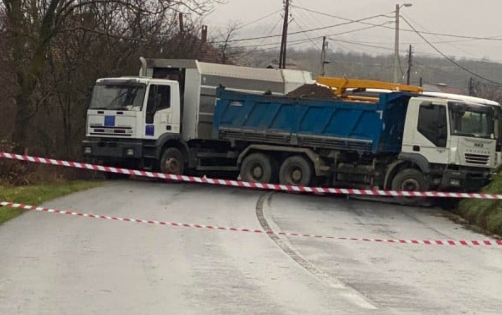 ​Dy jav&euml; nga vendosja e barrikadave n&euml; veri t&euml; Kosov&euml;s,