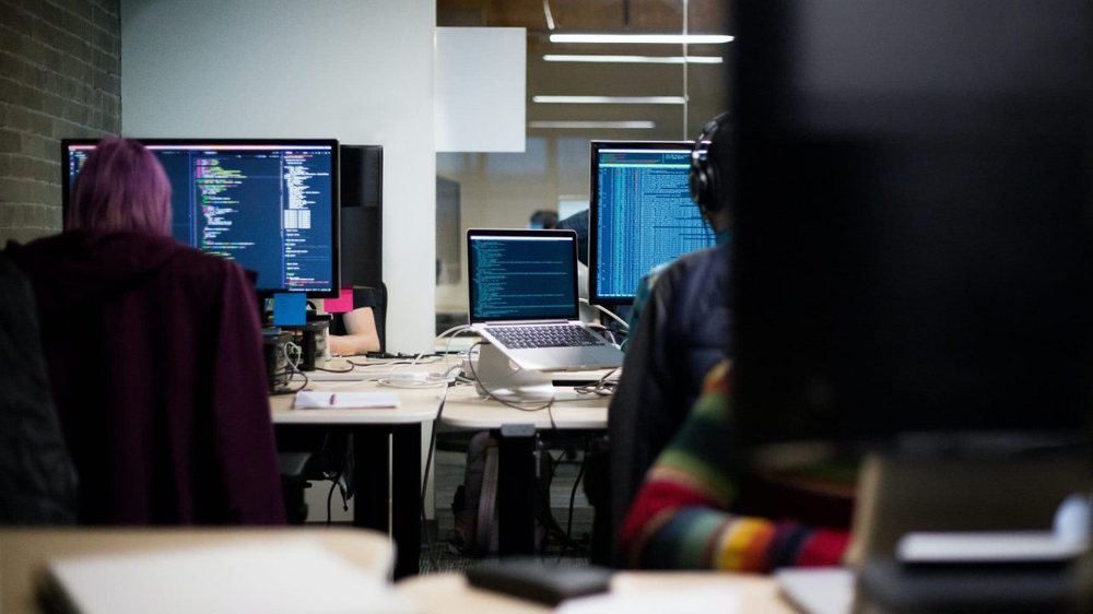 Goditet call center n&euml; Tiran&euml;/ Mashtroi qindra italian&euml;, mori 15