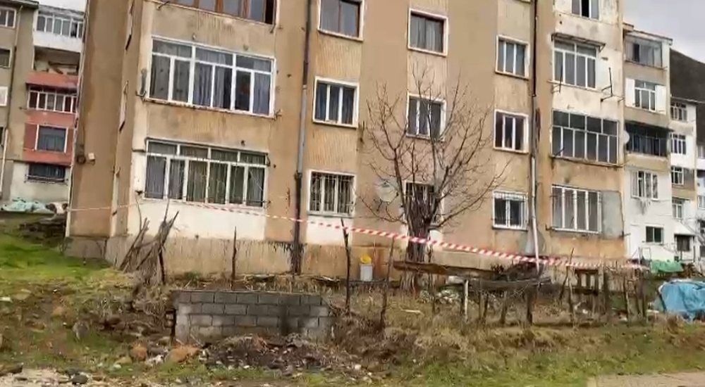 T&euml;rmeti ka d&euml;mtuar pallatin n&euml; Bulqiz&euml;, banor&euml;t