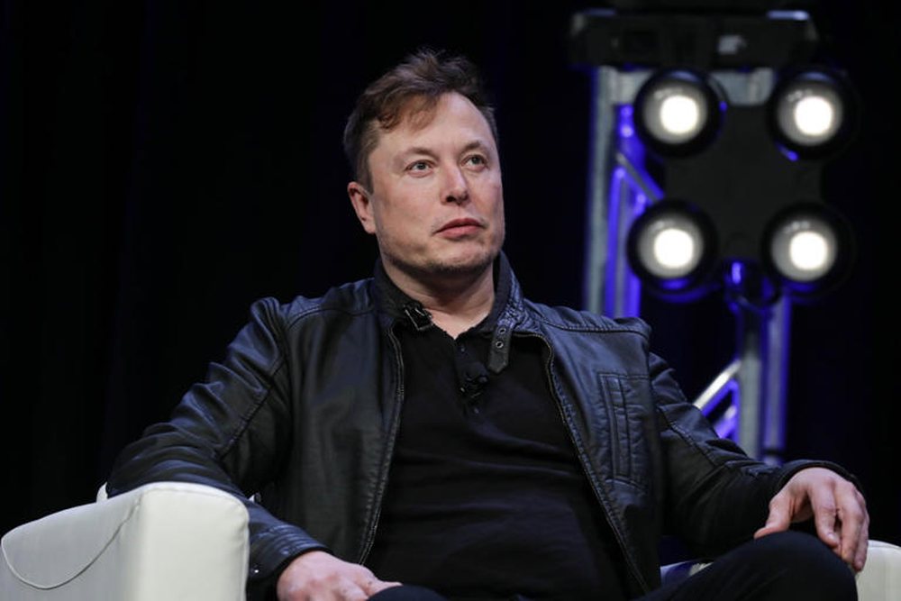 Elon Musk,personi i par&euml; n&euml; histori q&euml; humb 200 miliard&euml;