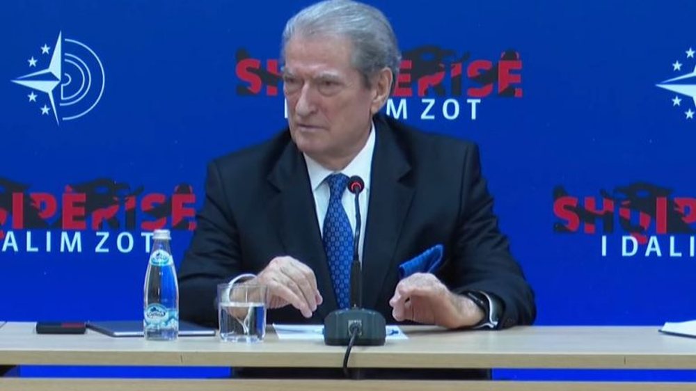 Berisha: Nj&euml; thirrje p&euml;r Mark Zuckerberg dhe Elon Musk